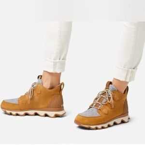 Sorel Women's Tan and Gray Sneakers